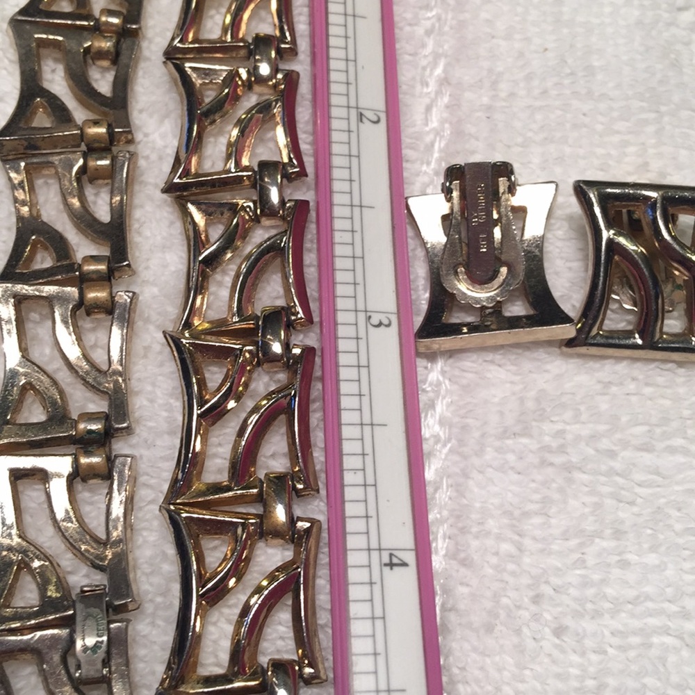 Extremely Rare Bel Geddes Necklace And Earrings View 4